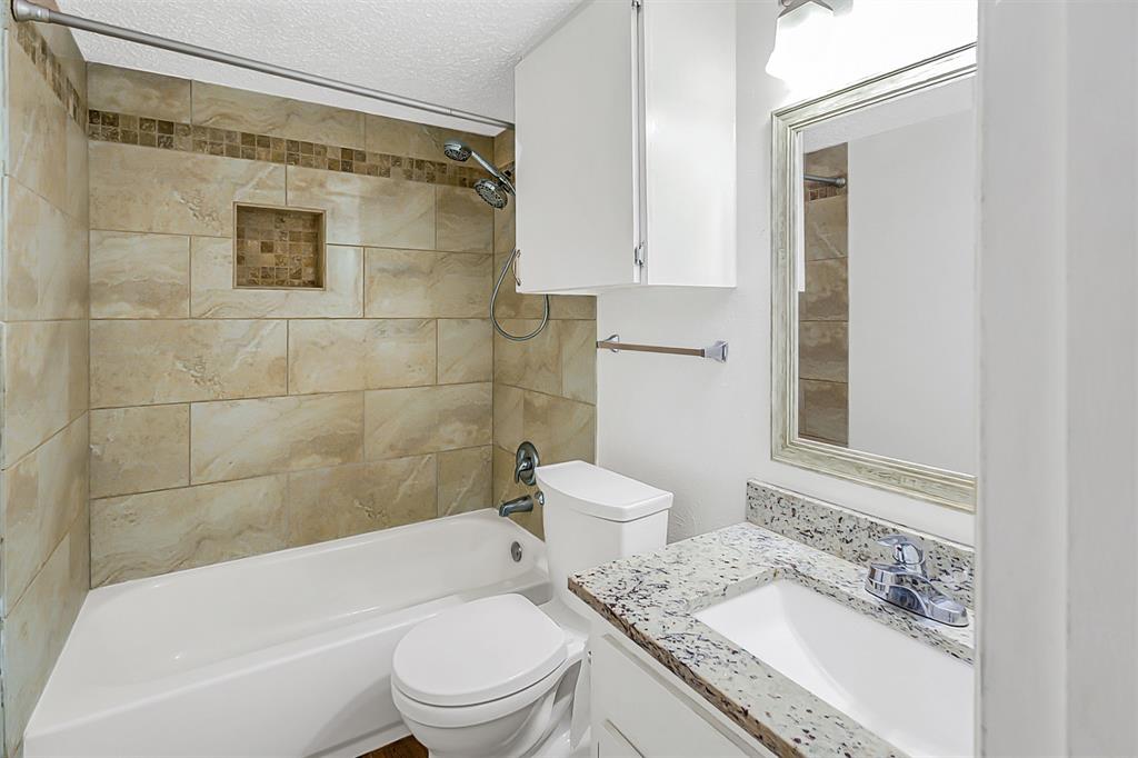 Country Condos Creek - Residential