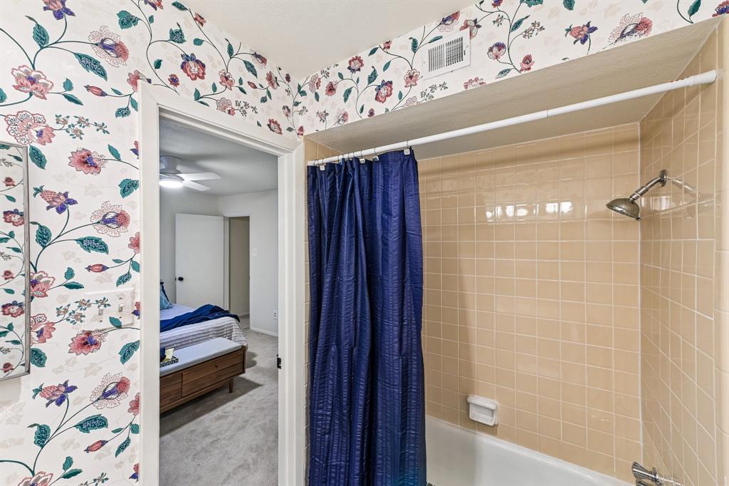 Arrangement Condo - Residential