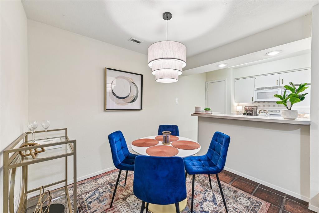 Arrangement Condo - Residential