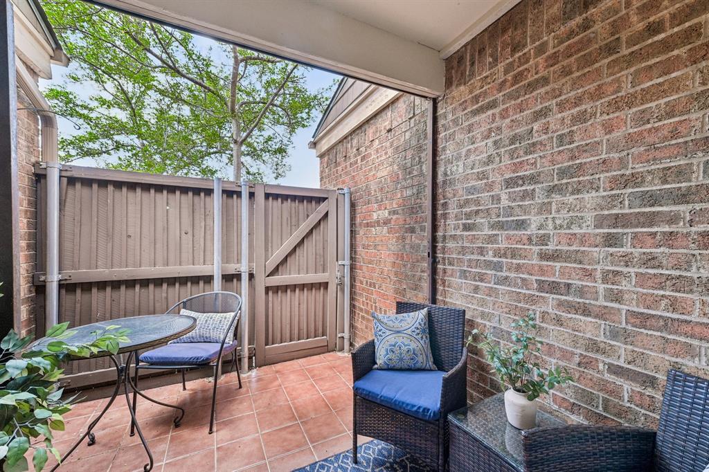 Arrangement Condo - Residential