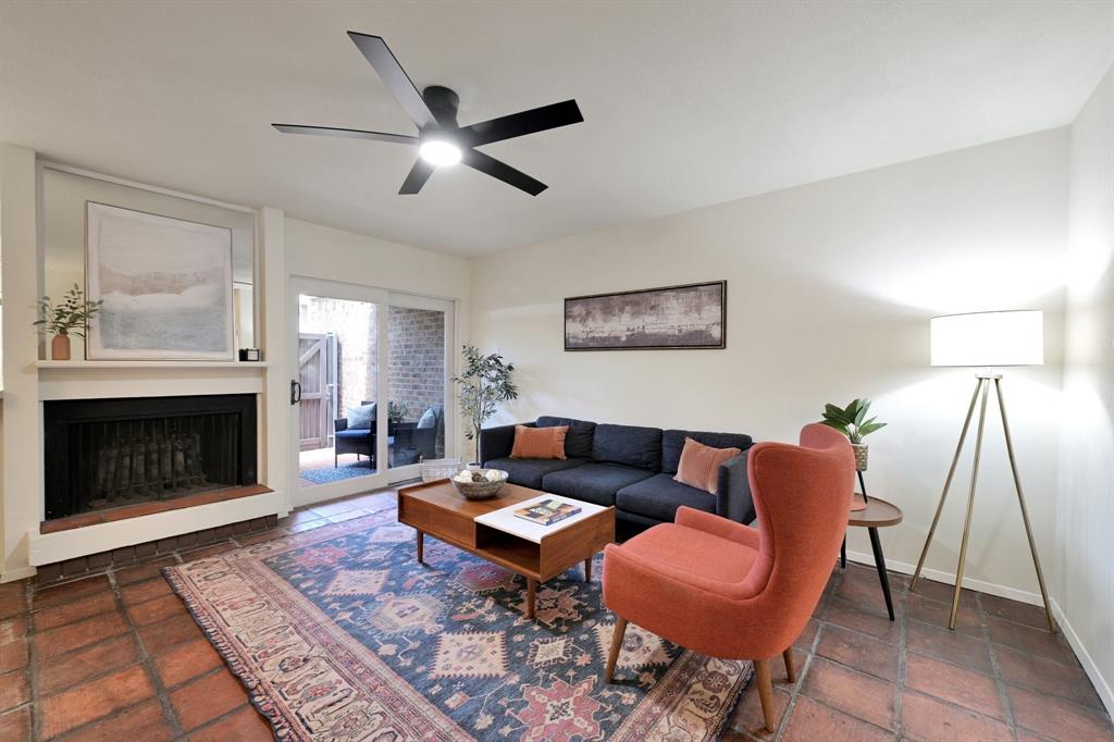 Arrangement Condo - Residential
