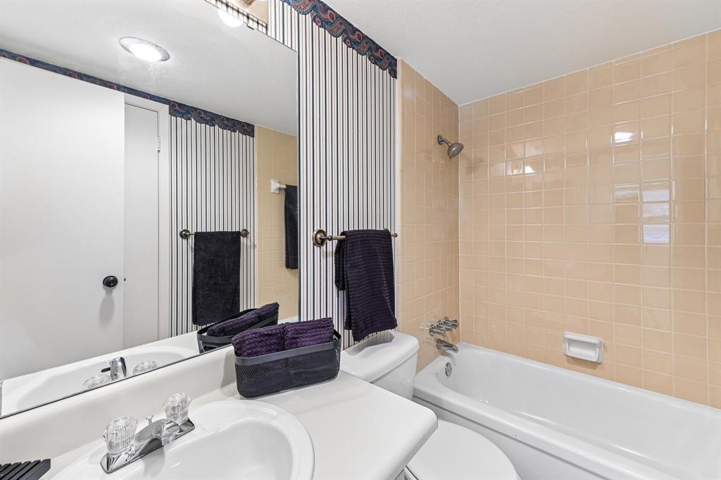 Arrangement Condo - Residential