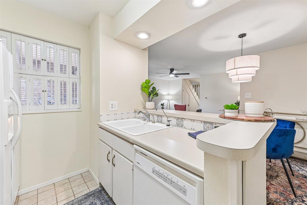 Arrangement Condo - Residential