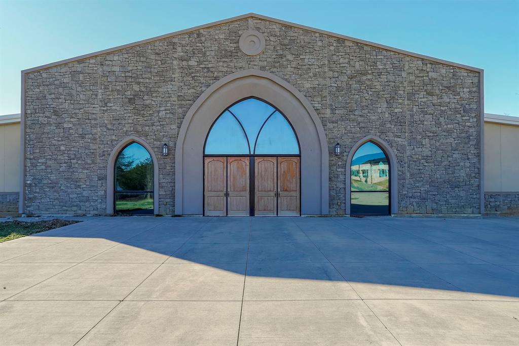 Located in the heart of Southlake and built on approximately 4 acres of land located in a prime location off Kimball Avenue. Newer building featuring 3 offices, 6 classrooms, a fellowship hall, a worship hall, a breakroom, multiple bathrooms and over 100 parking space. Newer building currently used as a Church congregation. This is a great opportunity to be located in the Southlake, Westlake, Colleyville, Keller, Grapevine area with fast access to 121, 114 and Dallas Fort Worth Airport.