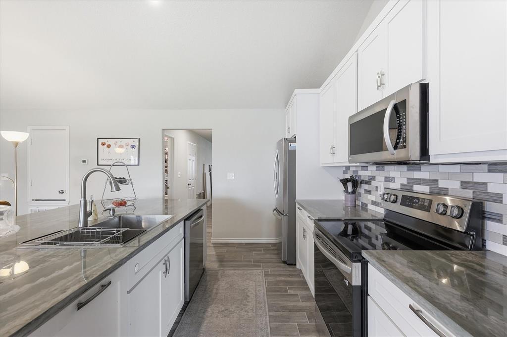 GAINES ESTATES - Residential