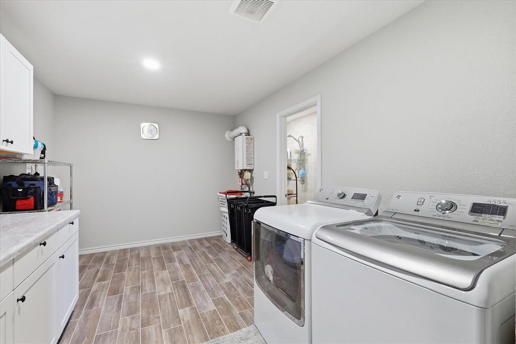 GAINES ESTATES - Residential