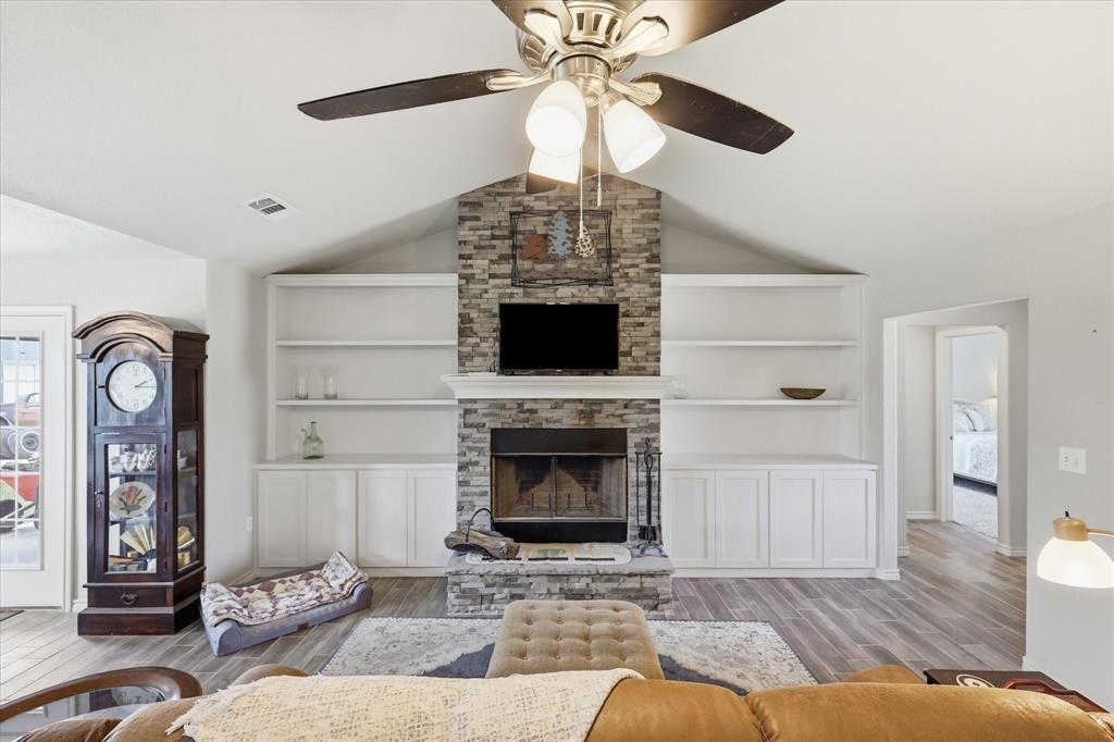 GAINES ESTATES - Residential
