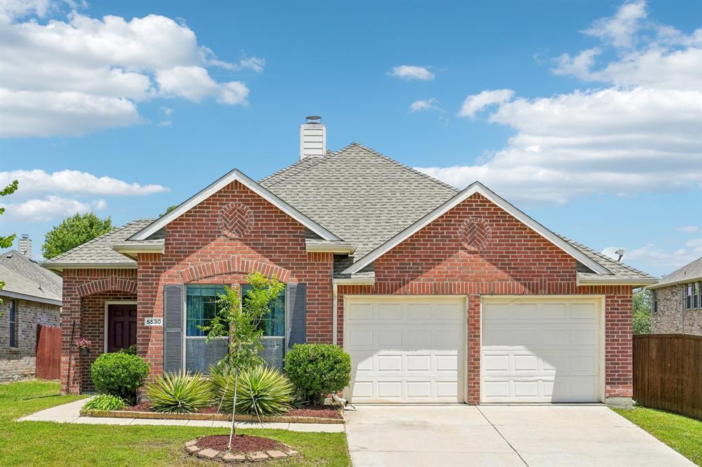 ***BRAND NEW ROOF WITH 3-YEAR, TRANSFERRABLE WARRANTY***  Beautiful open-concept home in a prime Prosper location, conveniently close to shopping, dining, and entertainment. The spacious living room flows seamlessly into the kitchen and dining area, creating an ideal layout for entertaining. This thoughtfully designed split-bedroom floor plan features three generously sized bedrooms, each equipped with ceiling fans. The private primary suite is situated at the rear of the home and overlooks the backyard. The ensuite bathroom includes a garden tub, separate shower, dual sinks, and a large walk-in closet. The kitchen offers quartz countertops, updated appliances, fresh paint, and a large pantry. An abundance of windows throughout the home fills the space with natural light. The interior was painted three years ago in a neutral palette, providing a versatile backdrop for any décor style. Step outside to a spacious and private backyard with plenty of room for outdoor toys, a storage shed, or even a future pool. The oversized patio provides ample space for outdoor furniture and a grill, making it perfect for entertaining. Ideally located at a great n price point---schedule your showing today!  *Refrigerator, washer and dryer are available for purchase*.