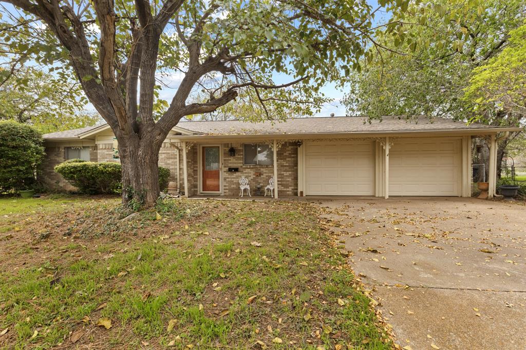 Country Club Road - Residential