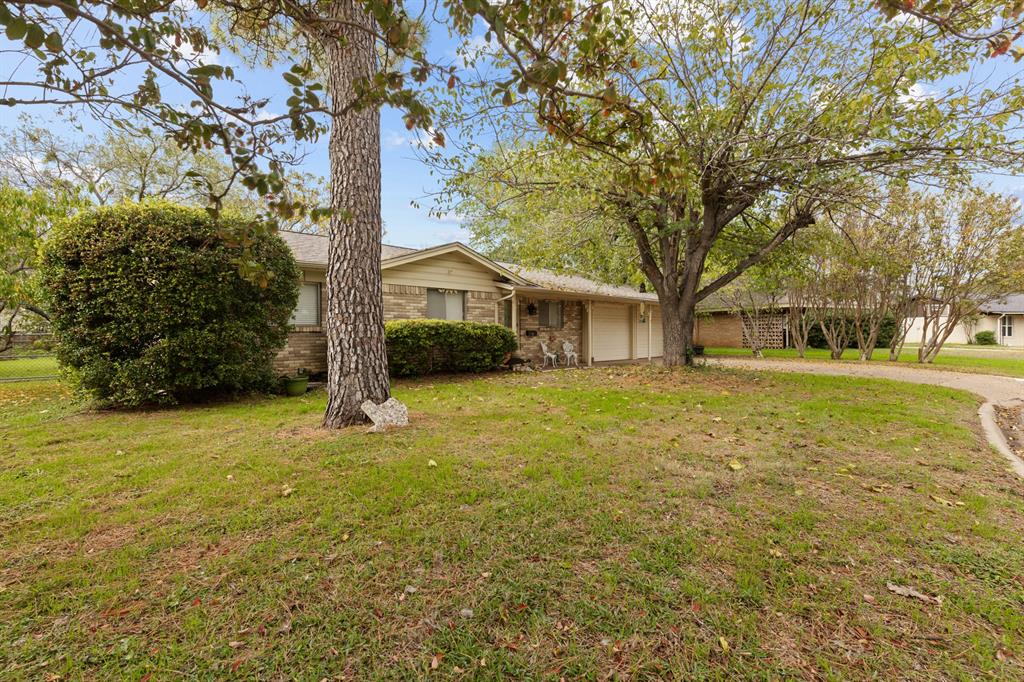 Country Club Road - Residential