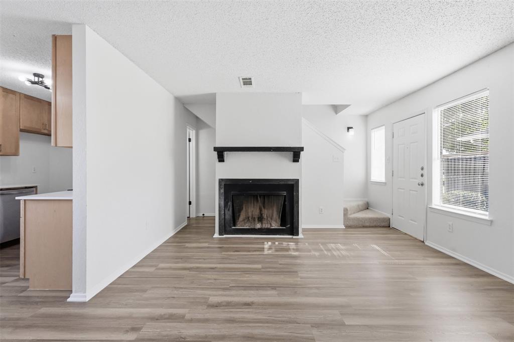 Cedar Ridge At Hurst Twnhms - Residential