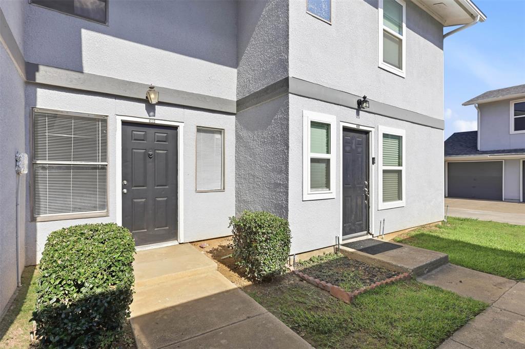 Cedar Ridge At Hurst Twnhms - Residential