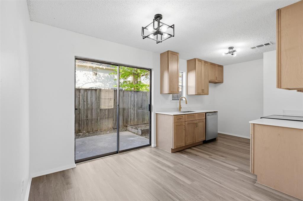 Cedar Ridge At Hurst Twnhms - Residential