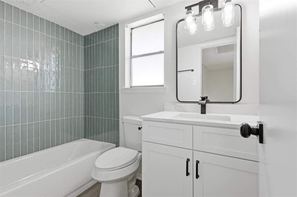 Cedar Ridge At Hurst Twnhms - Residential