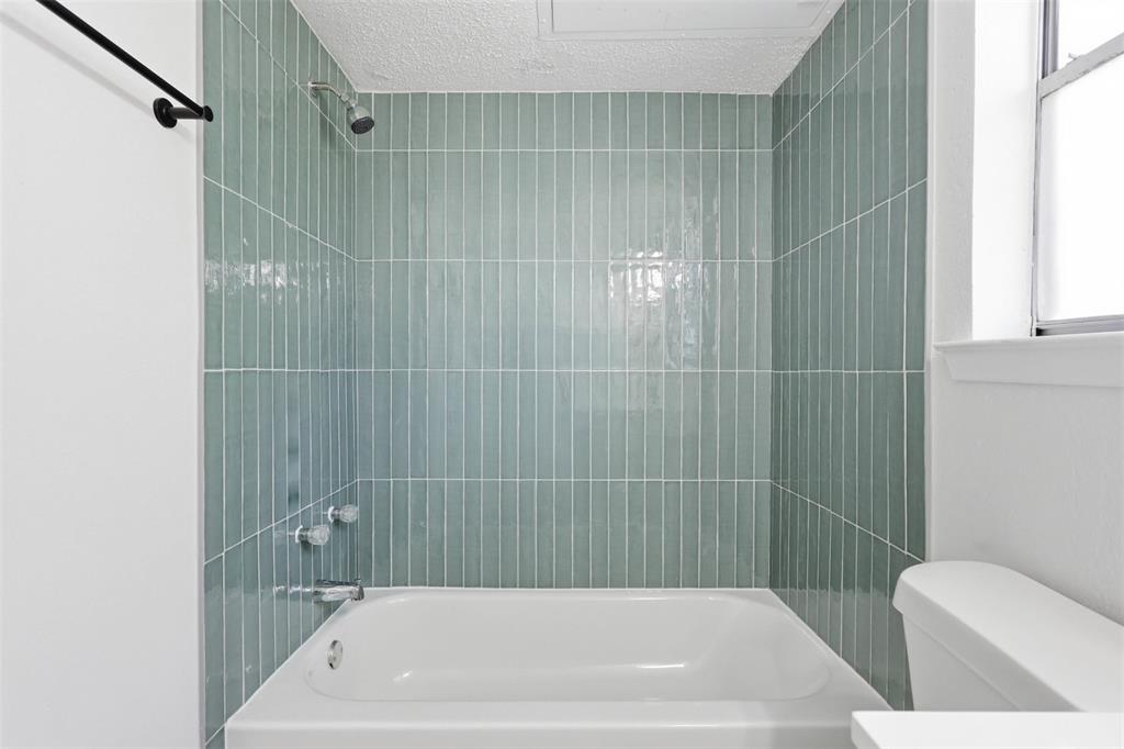 Cedar Ridge At Hurst Twnhms - Residential