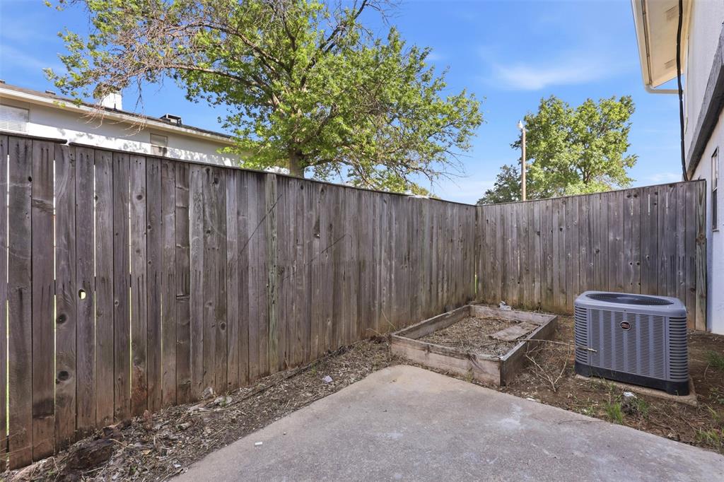 Cedar Ridge At Hurst Twnhms - Residential