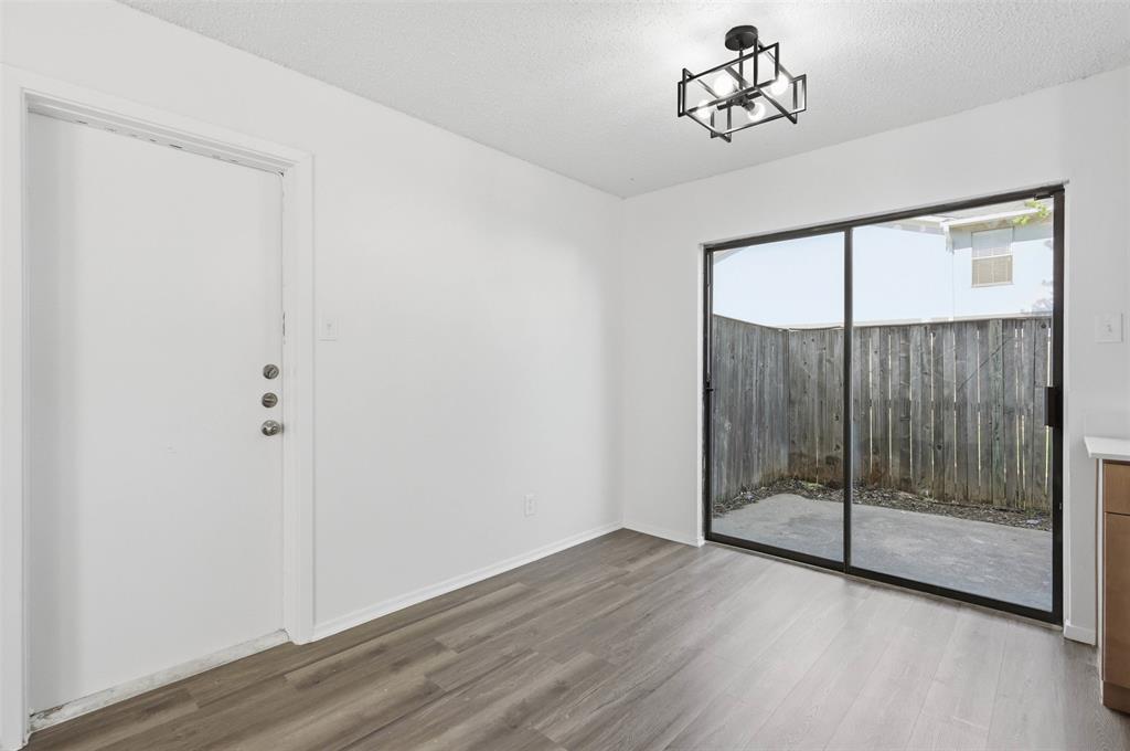 Cedar Ridge At Hurst Twnhms - Residential