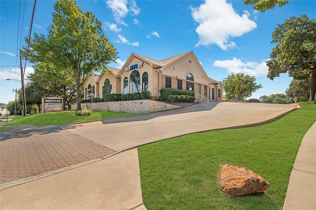 Exceptional opportunity in Keller featuring a professional medical office condo with additional unimproved land. 1834 Keller Pkwy offers a 5,880 SF building with three suites: 1,253 SF available now (Suite 300) and 1,790 SF available February 2026 (Suite 200). Ideal for medical, dental, or professional office use.

Adjacent 1836 Keller Pkwy includes a 36,705 SF unimproved tract (per TAD 1842), providing potential for expansion or future development.

Prime location along Keller Parkway with excellent visibility, high traffic counts, and convenient access to HWY 377 and SH 121. Serves the Keller, Grapevine, and Southlake markets. Property features monument signage, ample parking, and move-in ready space.

Perfect for owner-users or investors seeking a well-positioned asset in a highly desirable corridor.