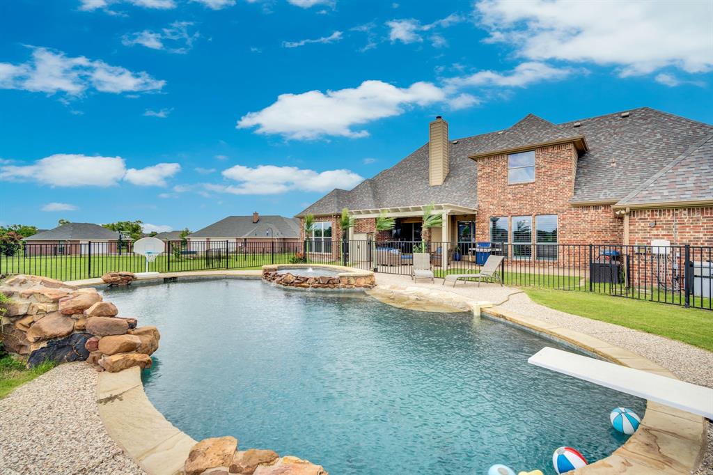 Winners Circle 1 & 2 & 3 & 4 - Residential