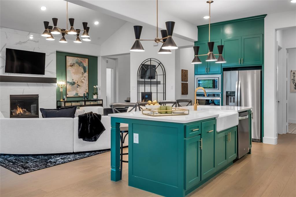 Painted Tree East Showcase Lts - Residential
