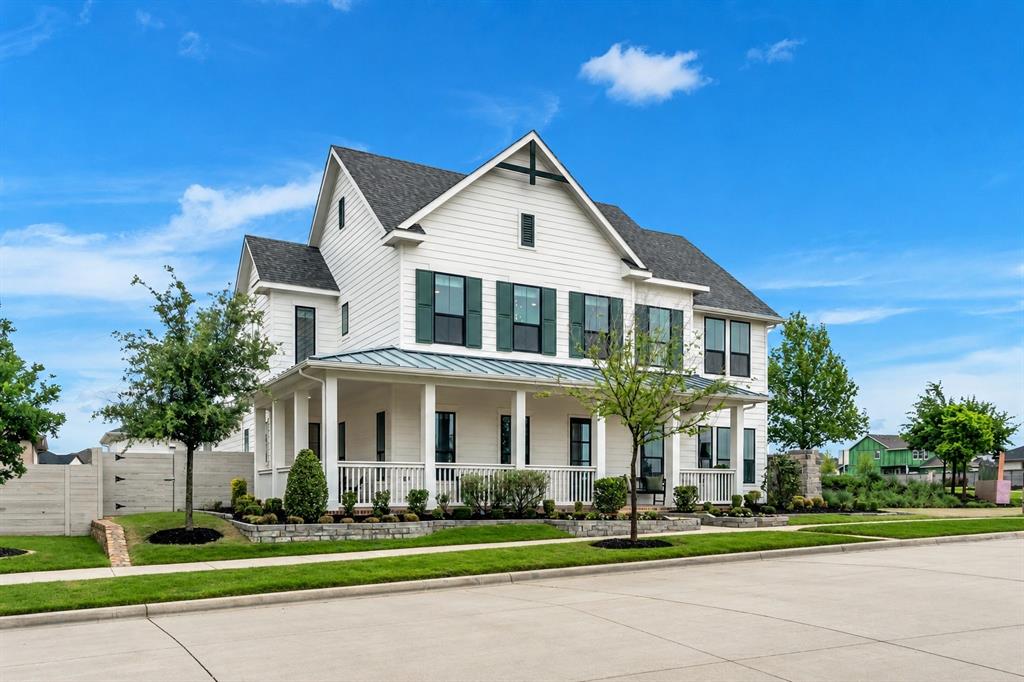 Painted Tree East Showcase Lts - Residential
