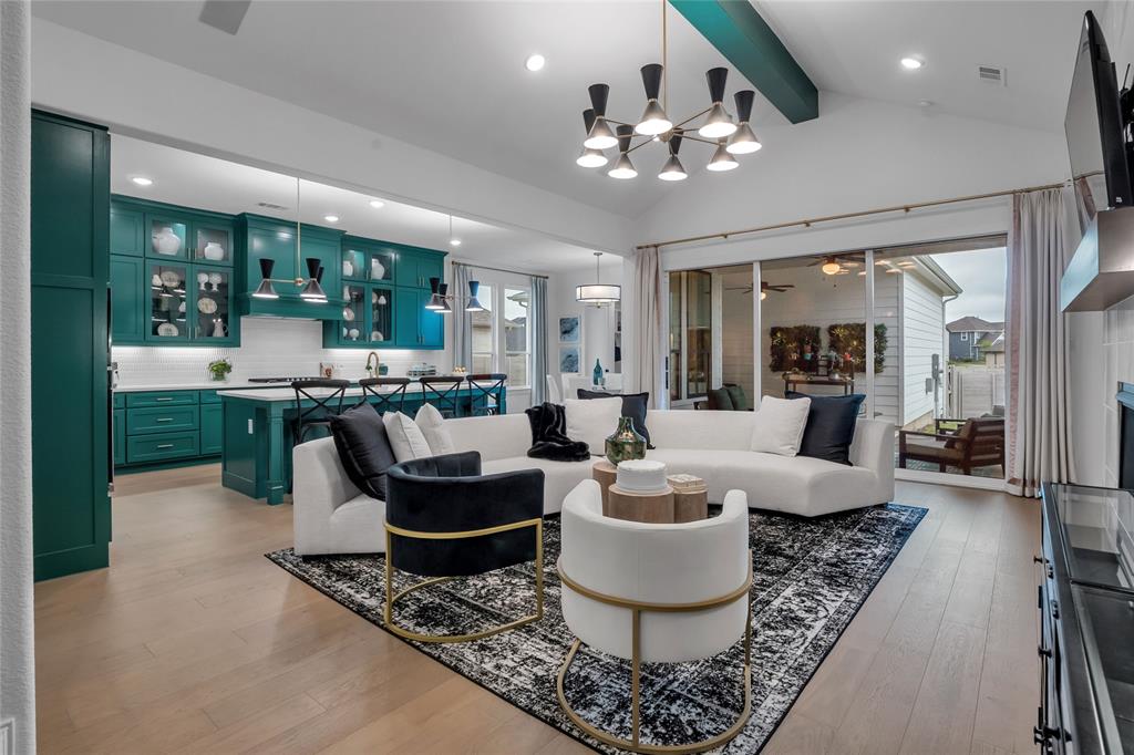 Painted Tree East Showcase Lts - Residential