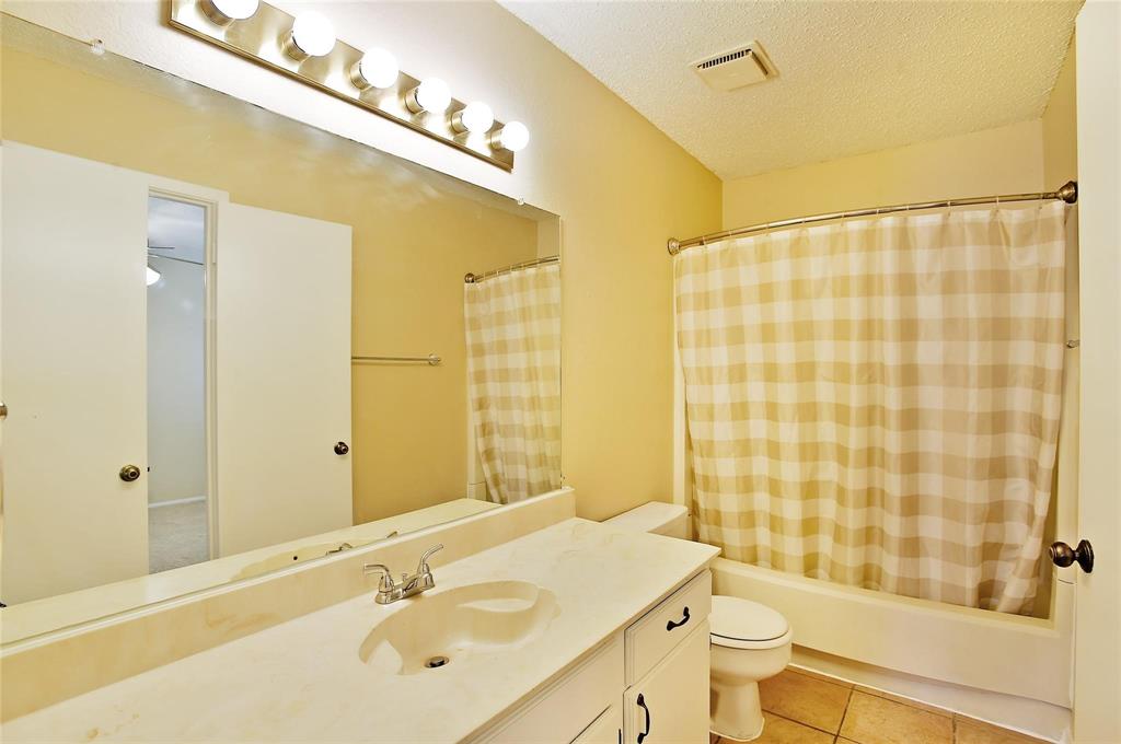 Cedar Ridge At Hurst Twnhms - Residential