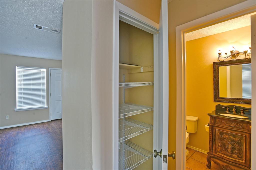 Cedar Ridge At Hurst Twnhms - Residential