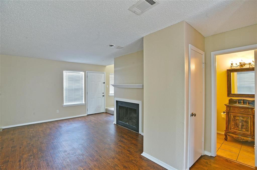 Cedar Ridge At Hurst Twnhms - Residential