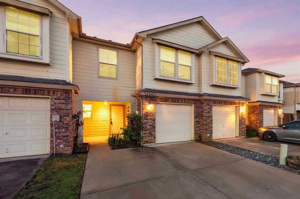 Newport Village At Trinity - Residential