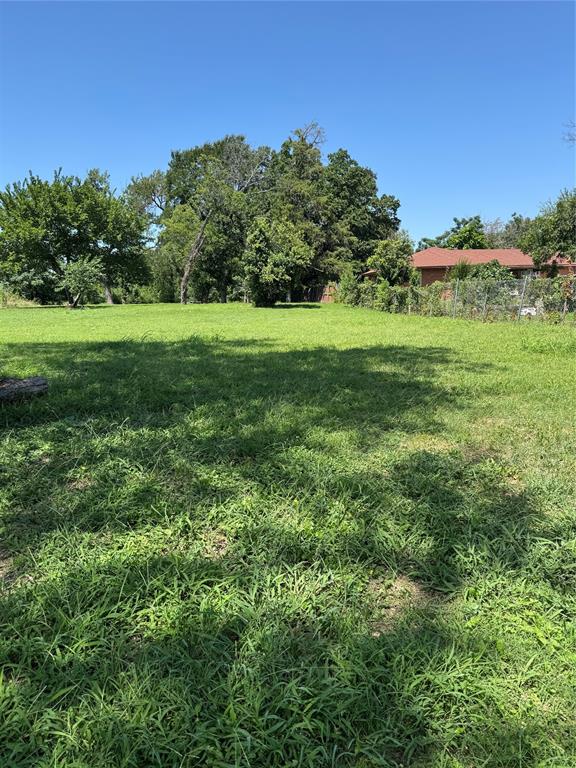 Lot is on the right front site of the land.  
The lots are separated and can be sold all together for a negotiable sales price.  
Lots (7,6,12,13), or two lots together Lots (7 and 12) or Lots (6 and 13).

2419 Tally Ho Ln, 2415 Tally Ho Ln, 2418 Finklea St, and 2424 Flinkea St Dallas, TX 75212