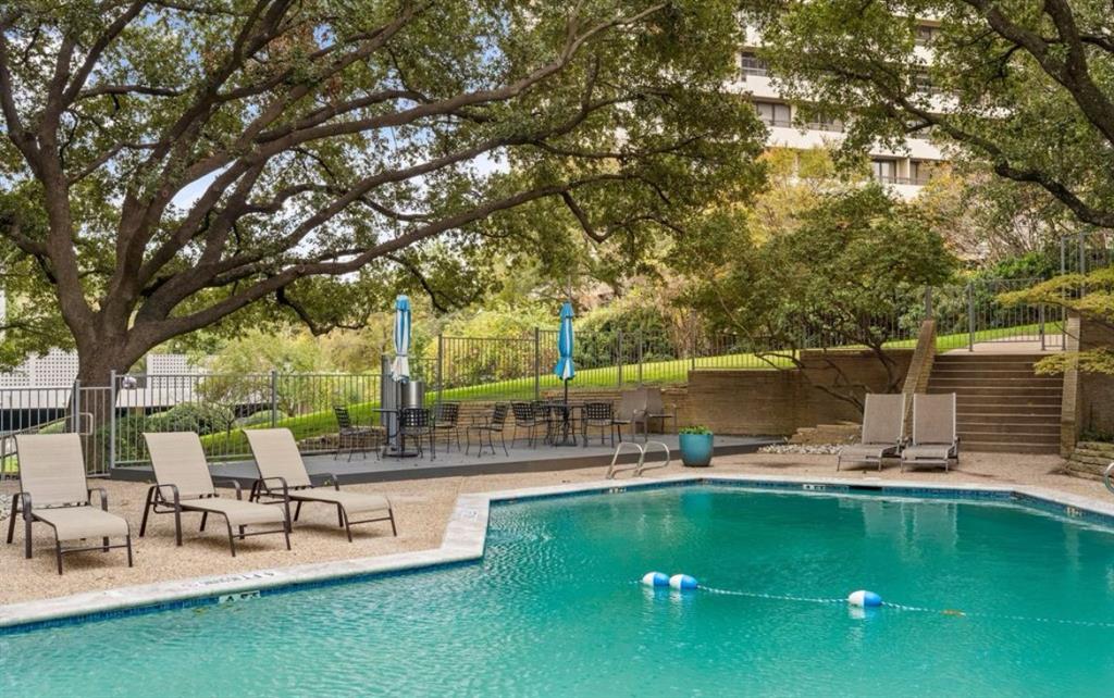Twenty-One Turtle Creek - Residential