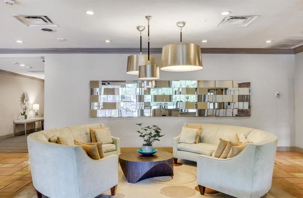 Twenty-One Turtle Creek - Residential