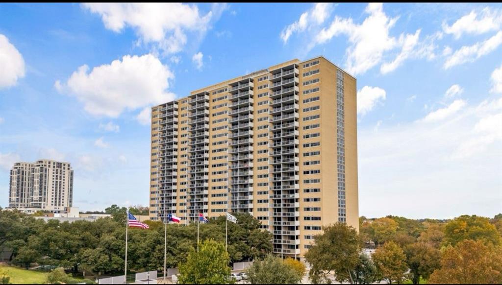 Twenty-One Turtle Creek - Residential