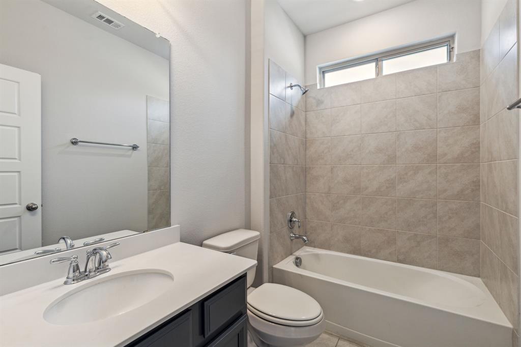 ARROW BROOKE PHASE 1A - Residential Lease