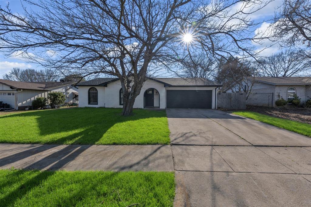 Are you looking for a property with the biggest lot in the neighborhood? Come to see your home with many great features, including, but not limited to, a wonderfully large lot, a covered patio porch, and stunning custom kitchen cabinetry. It comes with a beautifully large family room with wood-like laminated flooring and a remarkable kitchen with custom cabinetry, granite countertops, and stainless steel appliances. Furthermore, the home features a delightfully spacious master bedroom and a splendid covered backyard with a patio perfect for entertaining and tranquility. Along with the qualities mentioned, this home is within walking distance of schools and parks. This is a lovely home in a great location for a wonderful price.
Full camera systeam equipment will be staying at the property.
The furniture and the refrigerator can be negotiable.