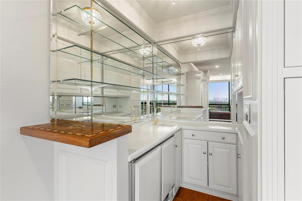 Athena Condo - Residential