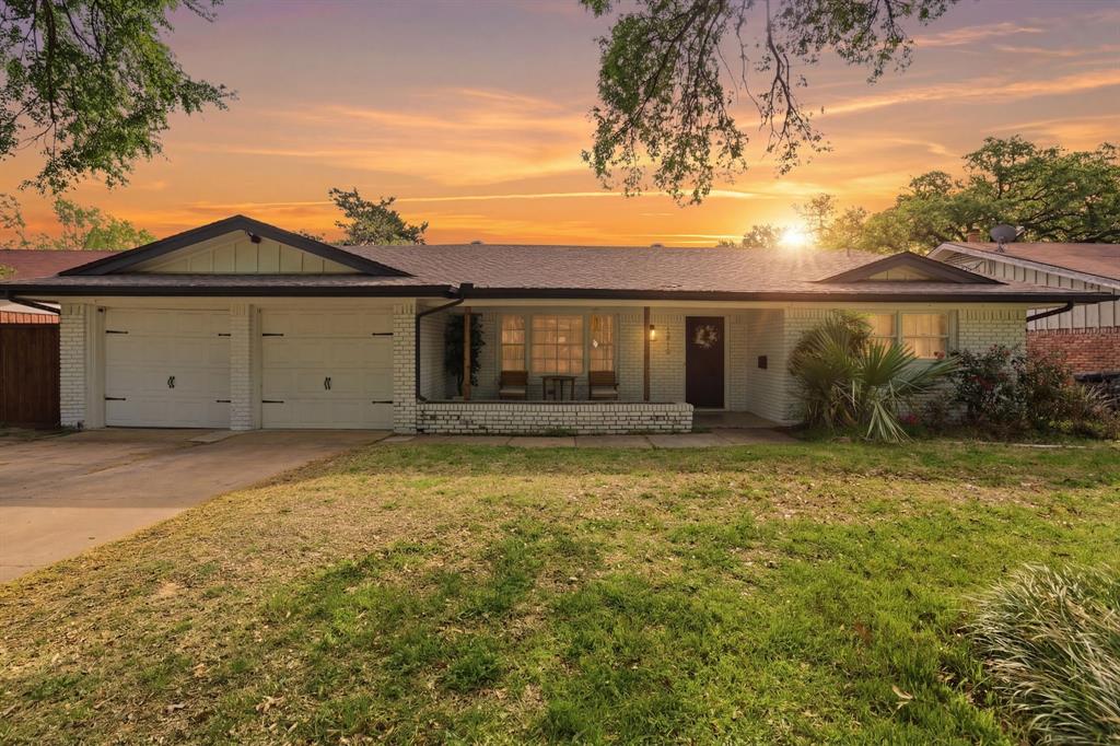 Welcome to 1915 Milam St, a beautifully updated 3B.2B home offering 1,706 square feet of comfortable living space. This inviting property blends modern updates with everyday functionality, making it perfect for first time buyers, as well as those looking to relax and entertain in style.
Step into a spacious kitchen featuring sleek granite countertops, ample counter space, and plenty of room to cook and gather. The home is enhanced with luxury vinyl plank flooring and tile throughout, providing both style and durability.
The layout offers a warm and welcoming feel, with generous living areas and well sized bedrooms designed for comfort. Outside, you’ll find a large backyard ideal for hosting, gardening, or simply enjoying the outdoors.
This home is a fantastic opportunity to enjoy modern finishes and a spacious setting in an established Fort Worth neighborhood perfect for those ready to take the exciting step into homeownership.