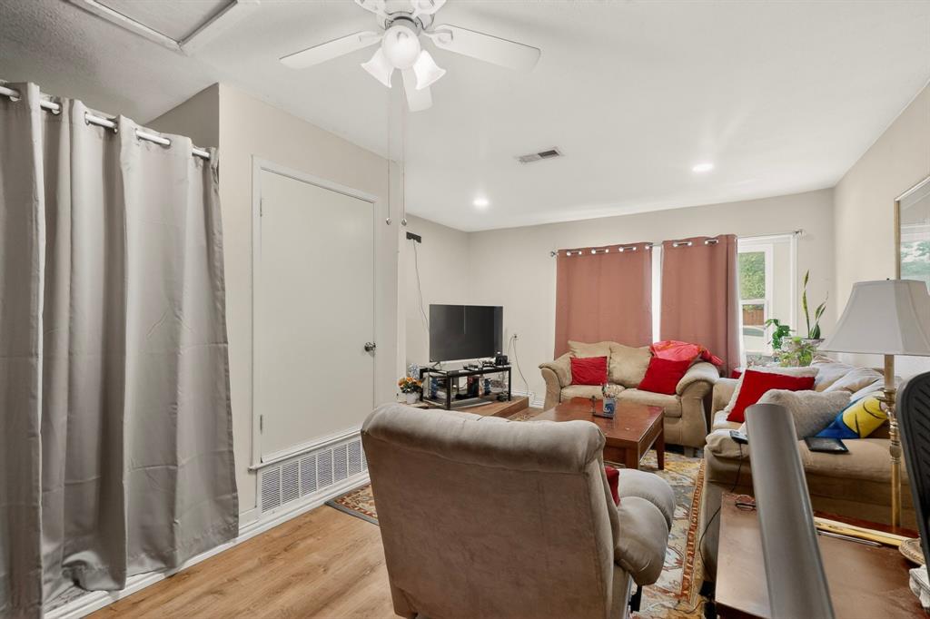 Freeway East Rev - Residential