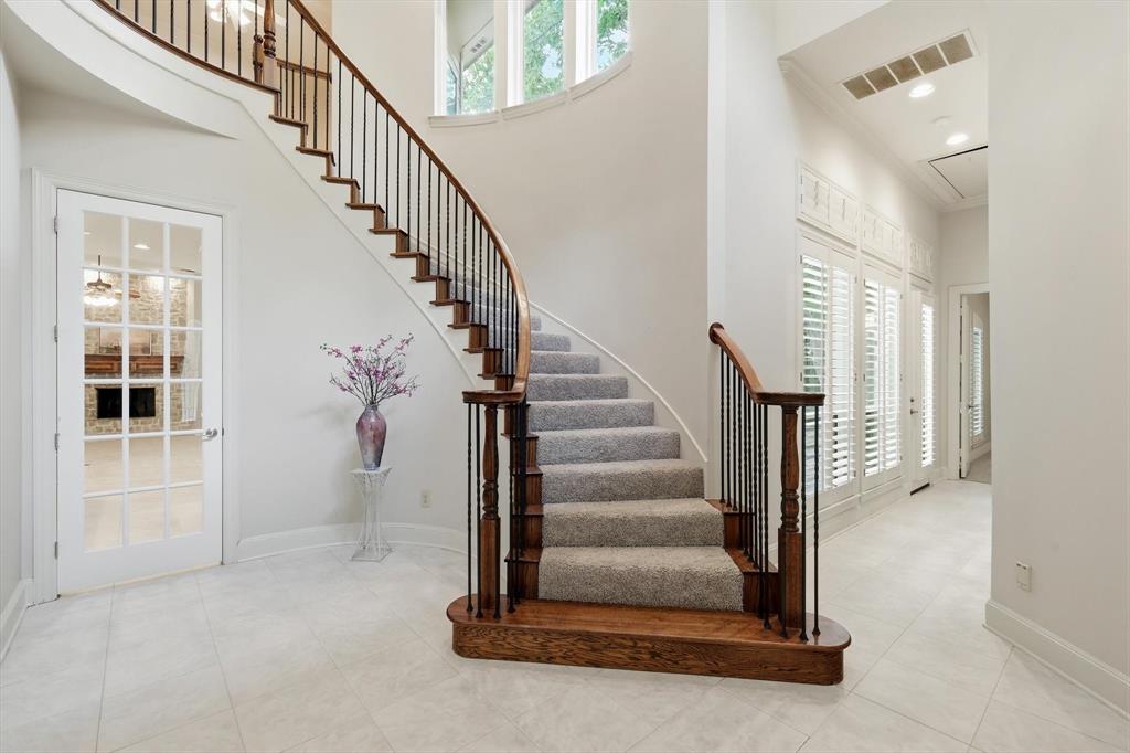 Emerald Sound At Lake Lewisvil - Residential