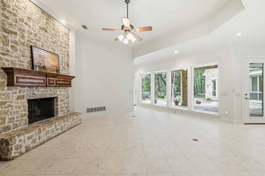 Emerald Sound At Lake Lewisvil - Residential