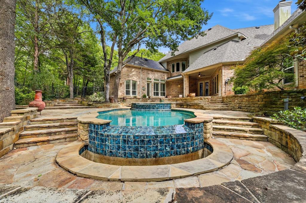 Emerald Sound At Lake Lewisvil - Residential