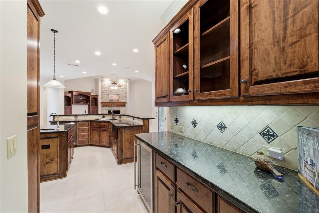 Emerald Sound At Lake Lewisvil - Residential
