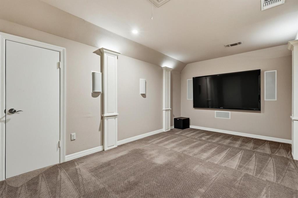 Emerald Sound At Lake Lewisvil - Residential