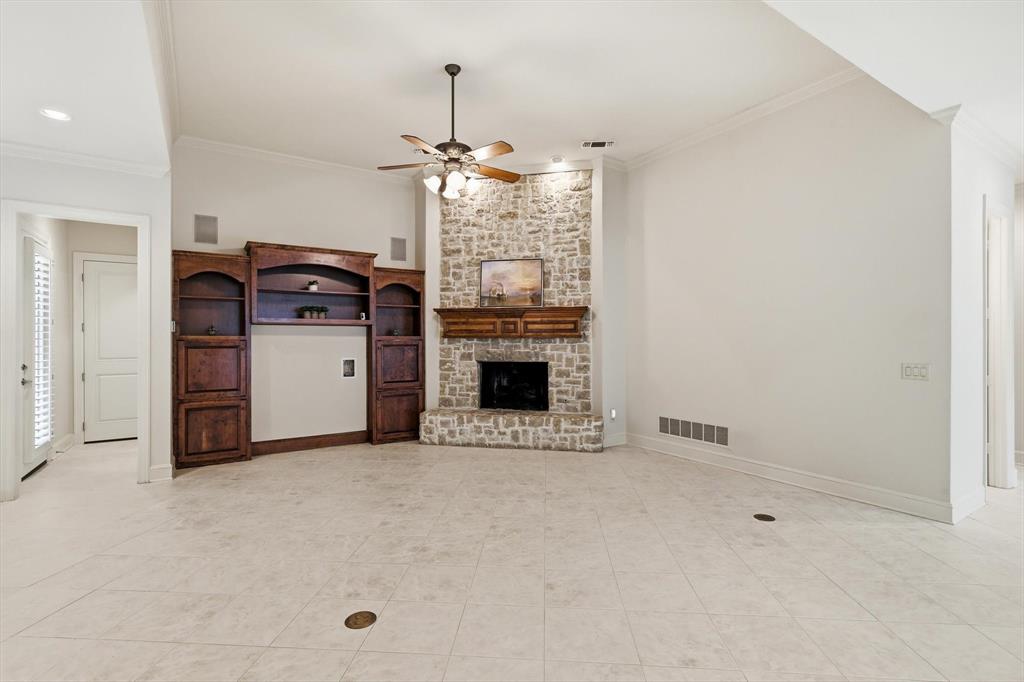 Emerald Sound At Lake Lewisvil - Residential