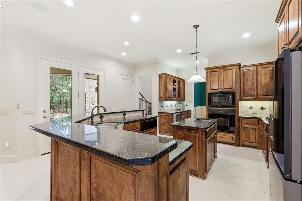 Emerald Sound At Lake Lewisvil - Residential