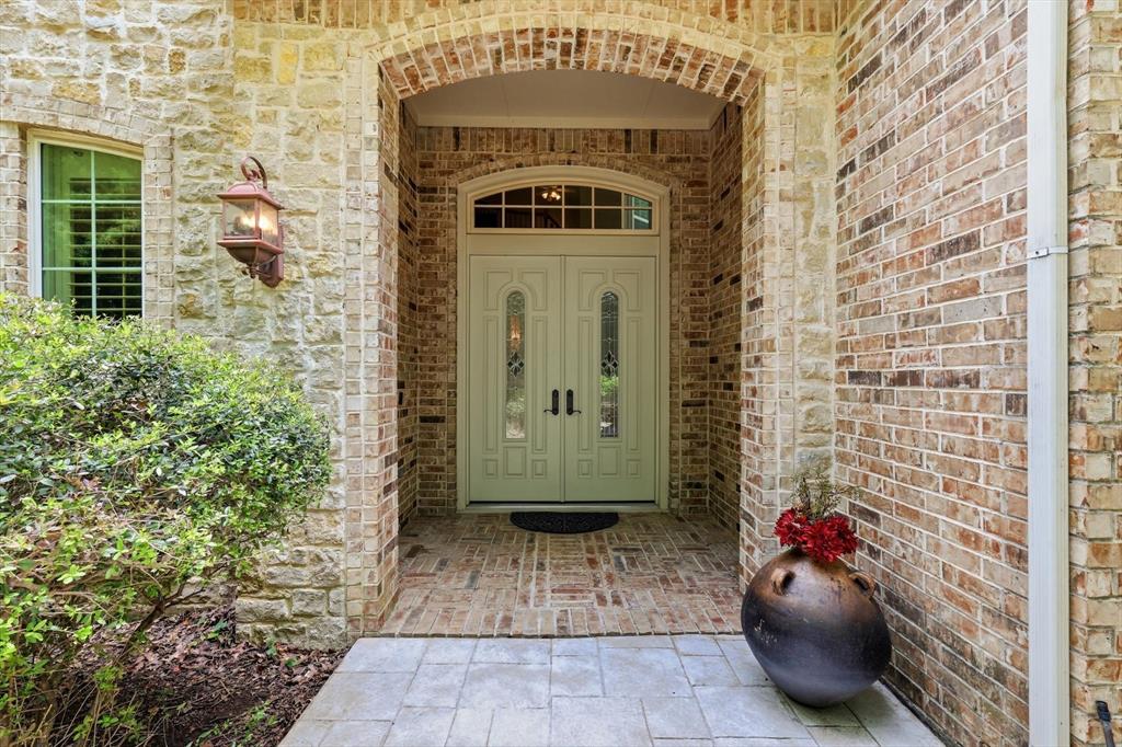 Emerald Sound At Lake Lewisvil - Residential