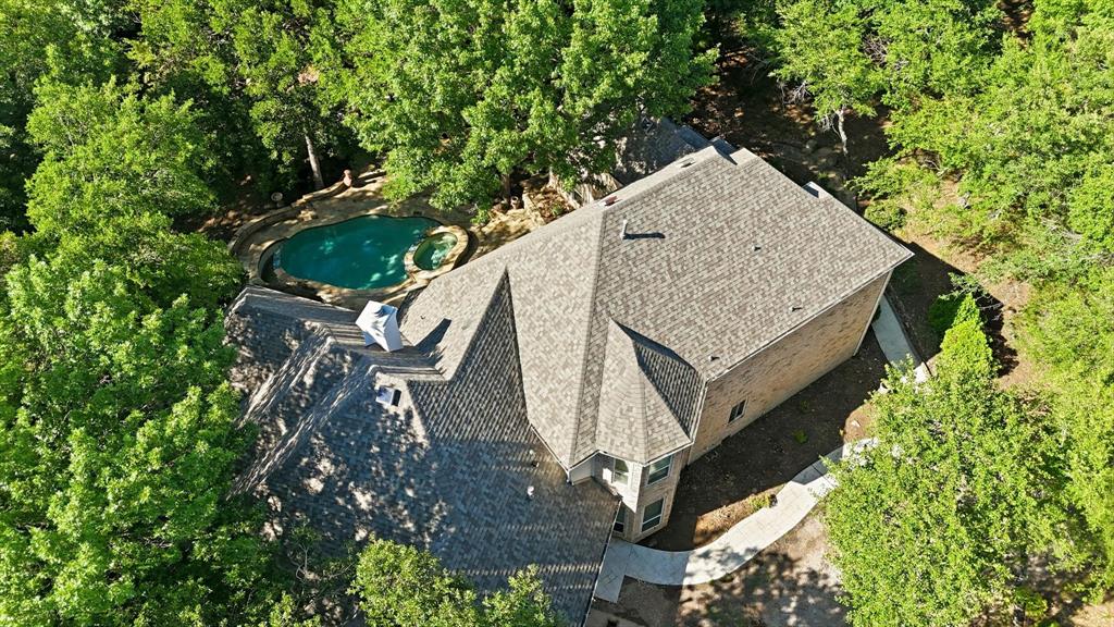 Emerald Sound At Lake Lewisvil - Residential