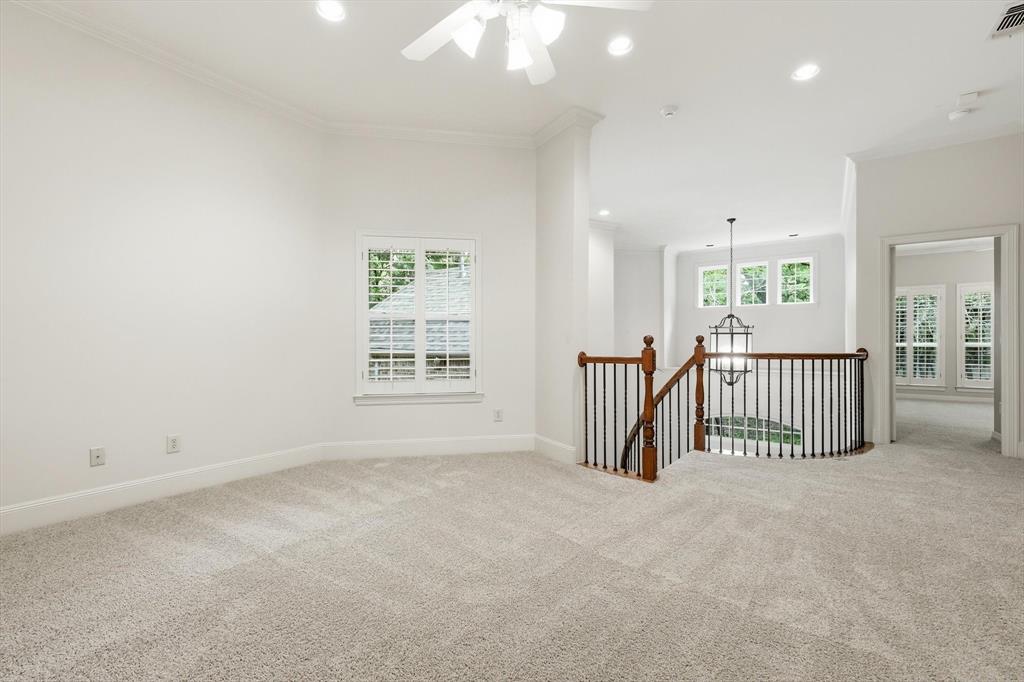 Emerald Sound At Lake Lewisvil - Residential