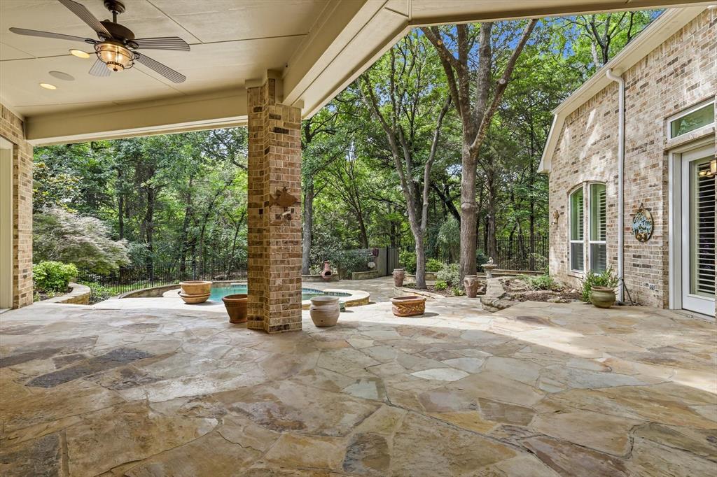 Emerald Sound At Lake Lewisvil - Residential